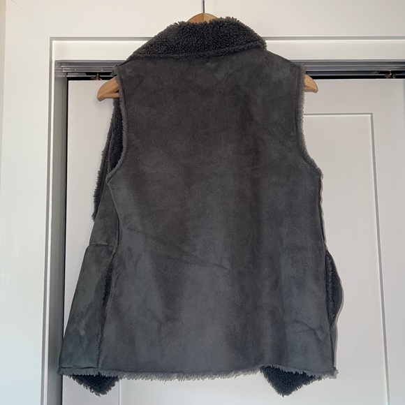 Velvet Graham & Spencer Faux Suede/Shearling Vest (Sz S) - Picture 7 of 16